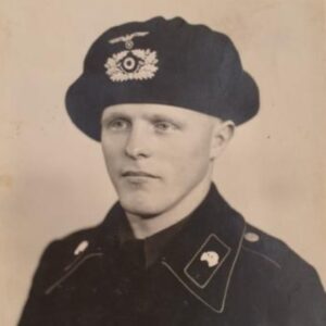 Very nice original portrait photo of a Panzer man, wearing a schutzmütze (panzer beret)