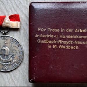 Germany, Third Reich. A Silver Medal For Faithful Work in original case of issue